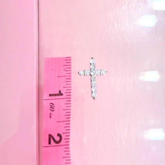 Glam Diamond Silver 925 Cross Necklace - Picture 3 of 3